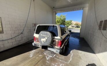 Ford-Bronco-1984-Two-Tone-Tan