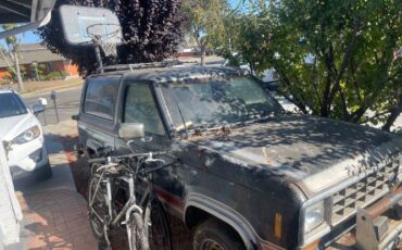 Ford-Bronco-1985