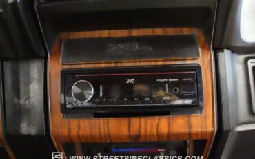 Ford-Bronco-1985-Red-Black-11