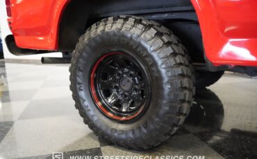Ford-Bronco-1985-Red-Black-16