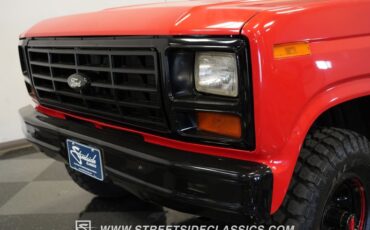 Ford-Bronco-1985-Red-Black-21