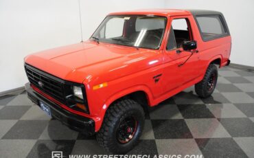 Ford-Bronco-1985-Red-Black-23