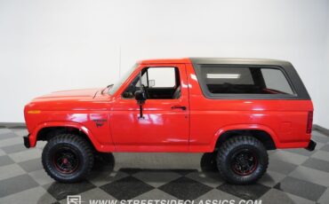 Ford-Bronco-1985-Red-Black-24