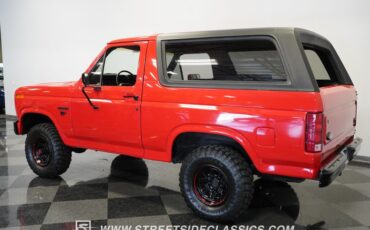 Ford-Bronco-1985-Red-Black-25