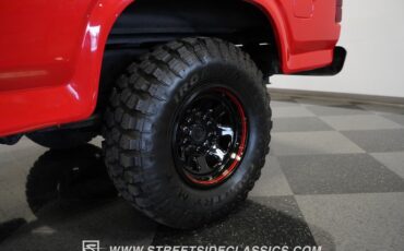 Ford-Bronco-1985-Red-Black-27