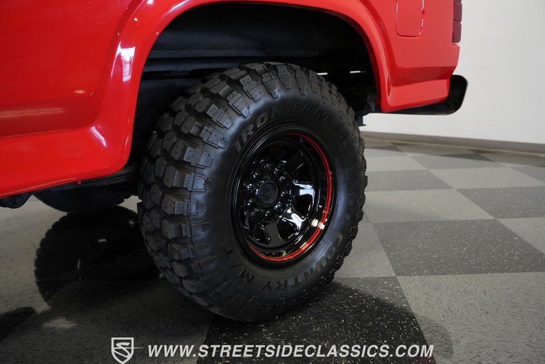 Ford-Bronco-1985-Red-Black-27