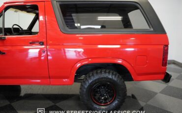 Ford-Bronco-1985-Red-Black-28