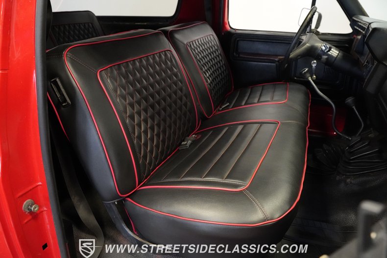 Ford-Bronco-1985-Red-Black-4