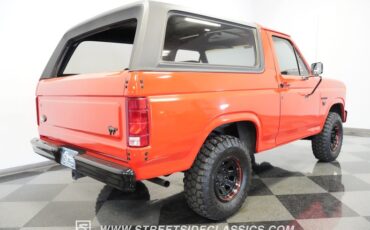 Ford-Bronco-1985-Red-Black-42