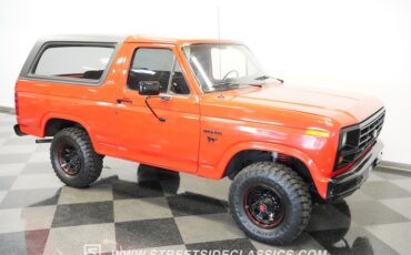 Ford-Bronco-1985-Red-Black-46