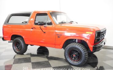 Ford-Bronco-1985-Red-Black-47