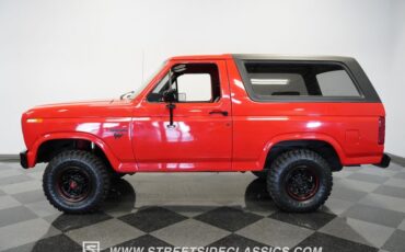 Ford-Bronco-1985-Red-Black