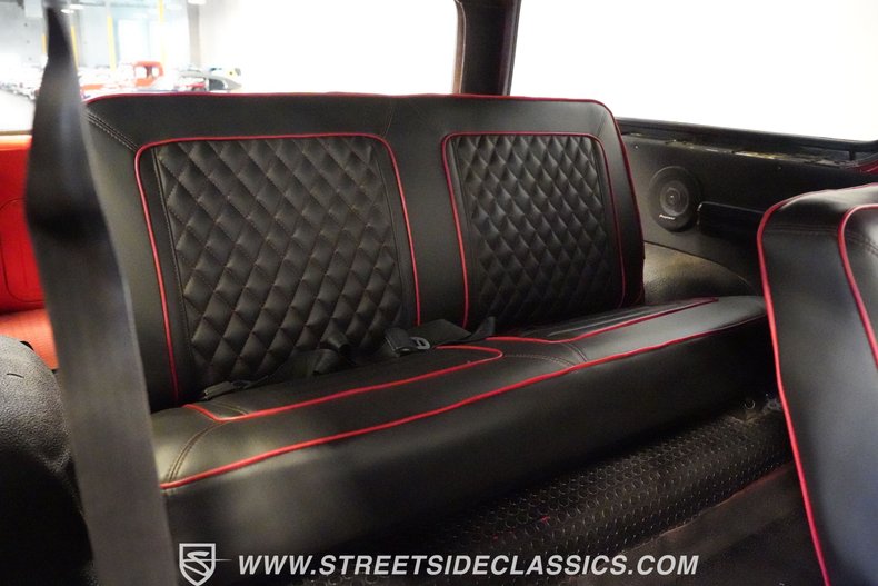 Ford-Bronco-1985-Red-Black-6