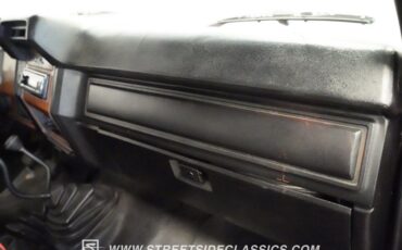 Ford-Bronco-1985-Red-Black-7