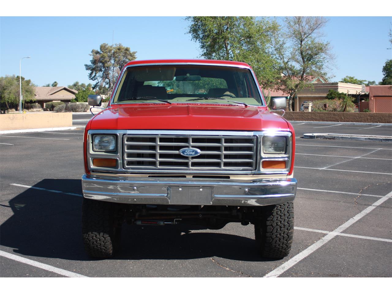 Ford-Bronco-1985-Red-and-Tan-Tan-1