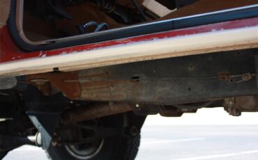 Ford-Bronco-1985-Red-and-Tan-Tan-17