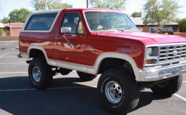 Ford-Bronco-1985-Red-and-Tan-Tan-2