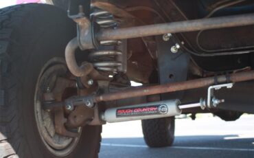 Ford-Bronco-1985-Red-and-Tan-Tan-20