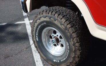 Ford-Bronco-1985-Red-and-Tan-Tan-30