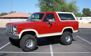 Ford-Bronco-1985-Red-and-Tan-Tan-31
