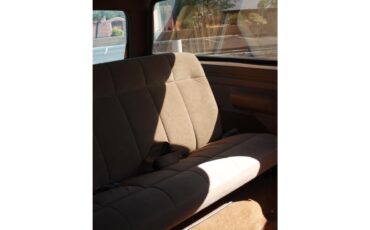 Ford-Bronco-1985-Red-and-Tan-Tan-7
