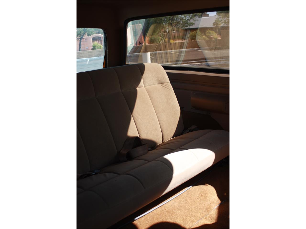Ford-Bronco-1985-Red-and-Tan-Tan-7
