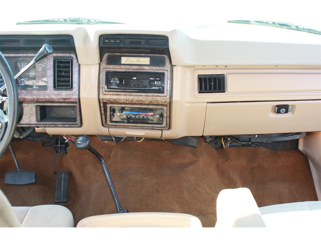 Ford-Bronco-1985-Red-and-Tan-Tan-9