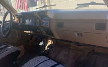 Ford-Bronco-1986-8