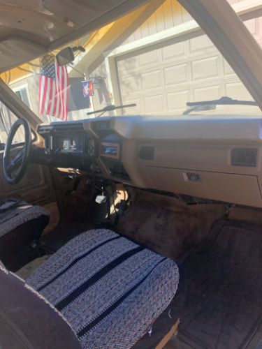 Ford-Bronco-1986-8