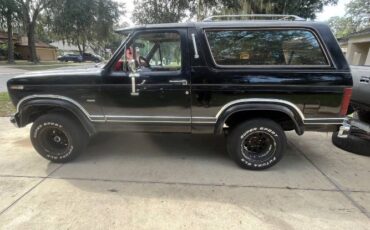 Ford-Bronco-1986-Black-14