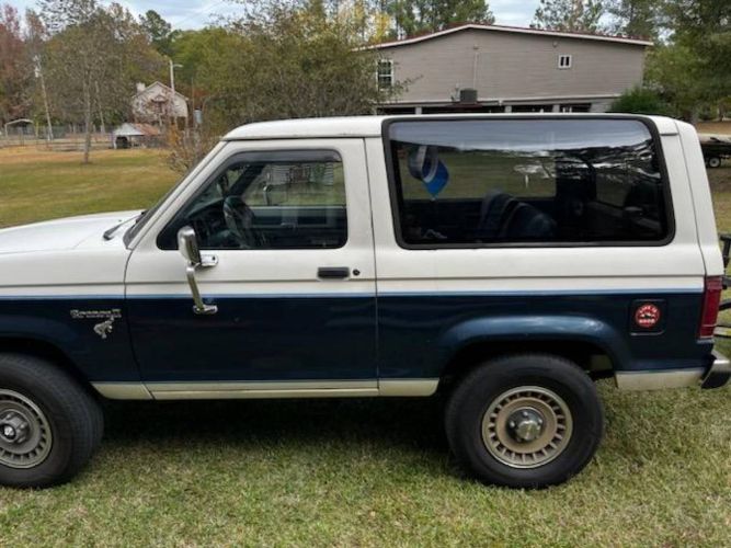 Ford-Bronco-1986-Custom-5