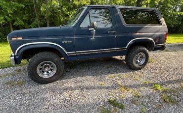 Ford-Bronco-1986-SUV
