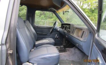 Ford-Bronco-1986-Silver-13