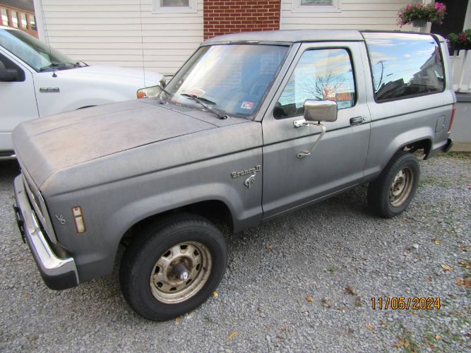 Ford-Bronco-1986-Silver-2