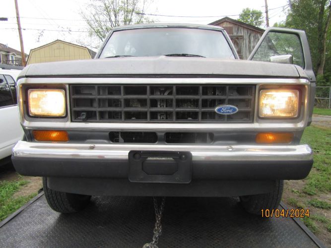 Ford-Bronco-1986-Silver-5