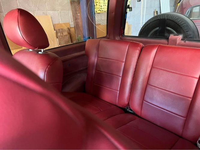 Ford-Bronco-1986-Silver-Red-6