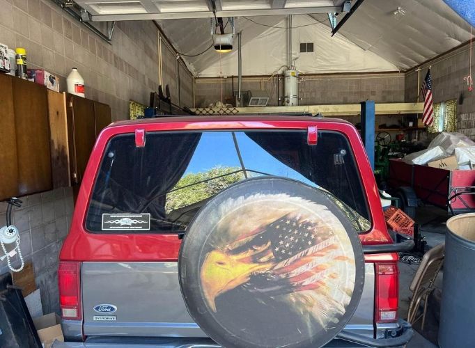 Ford-Bronco-1986-Silver-Red-7