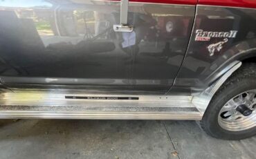 Ford-Bronco-1986-Silver-Red-8