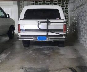 Ford-Bronco-1986-White-17