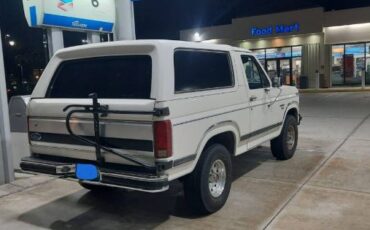 Ford-Bronco-1986-White-18