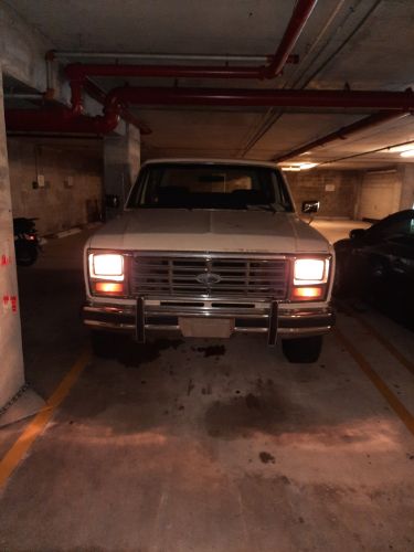 Ford-Bronco-1986-White-2