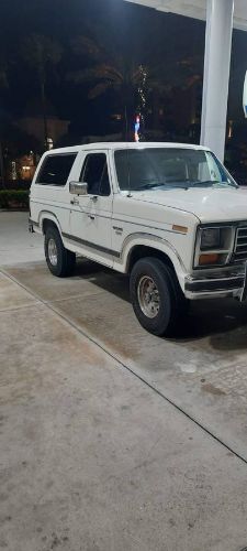 Ford-Bronco-1986-White-22