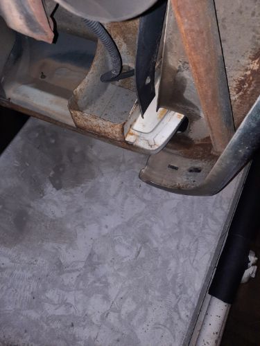 Ford-Bronco-1986-White-39