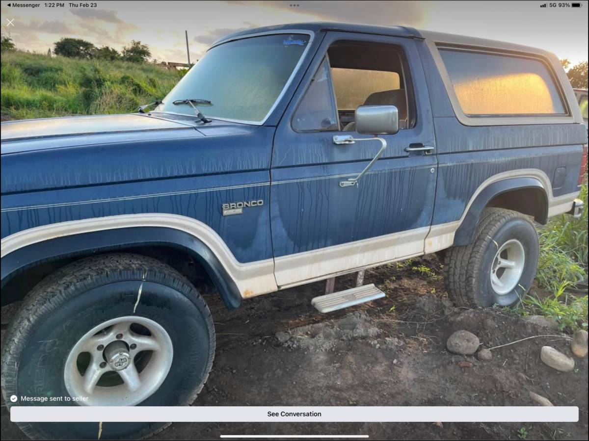 Ford-Bronco-1986-blue-1