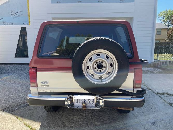 Ford-Bronco-1987-3