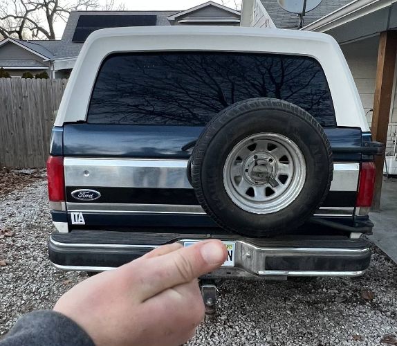 Ford-Bronco-1987-Blue-1