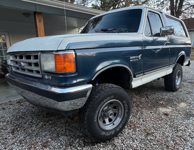 Ford-Bronco-1987-Blue