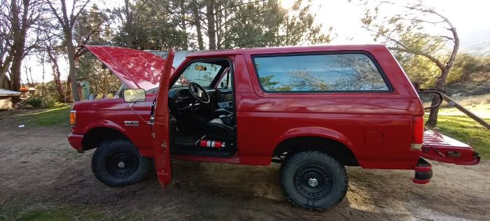 Ford-Bronco-1987-Custom-4