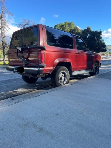 Ford-Bronco-1987-Red-2