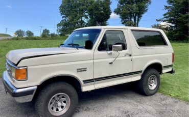Ford-Bronco-1987-White-Red-1
